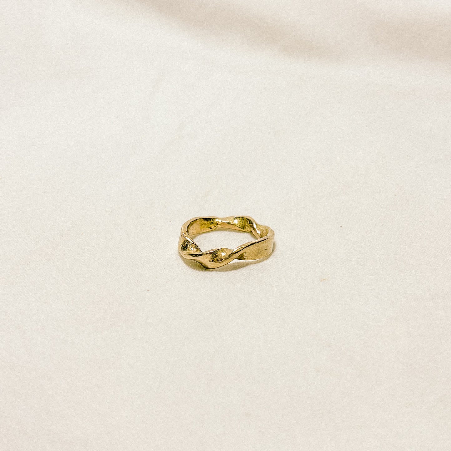 Marahuyo Ring